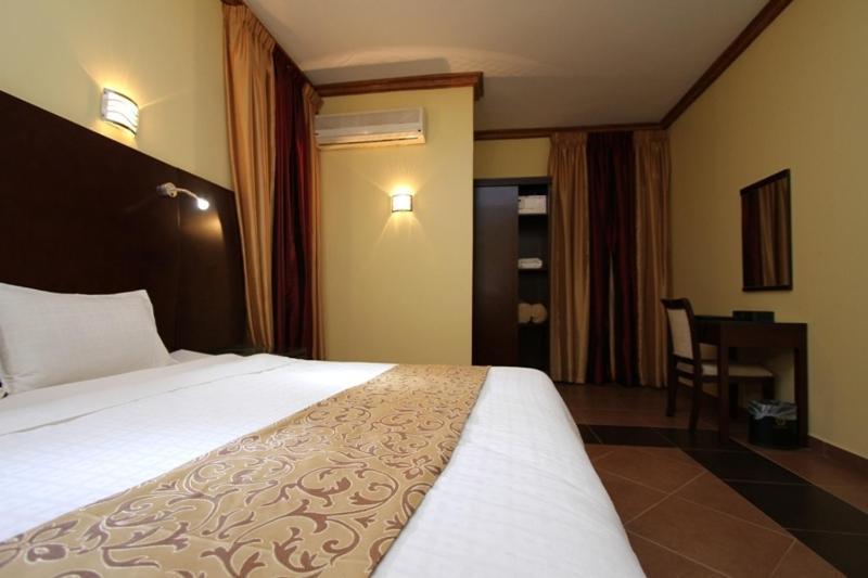Raoum Inn Arar Dış mekan fotoğraf