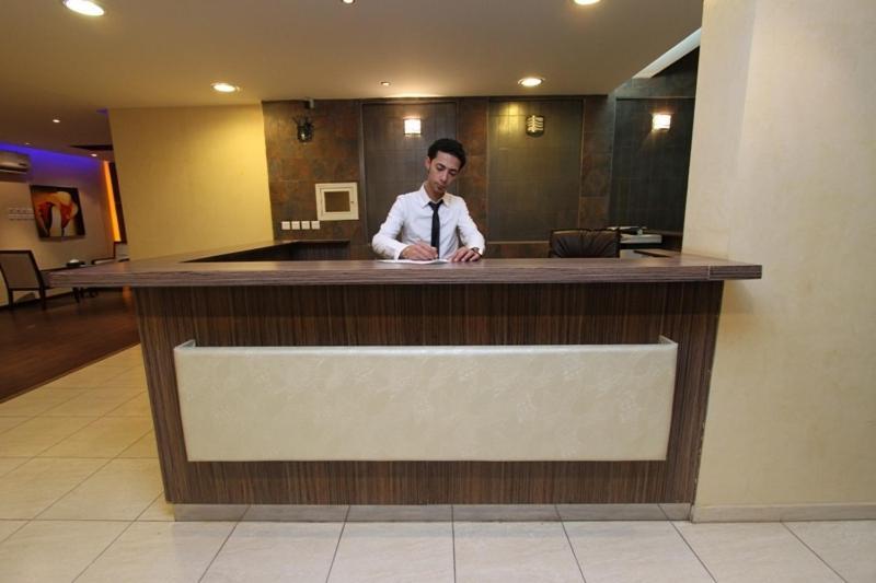 Raoum Inn Arar Dış mekan fotoğraf